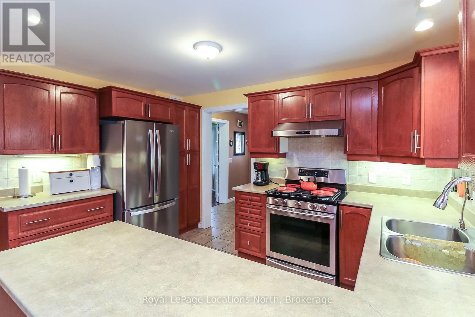7 Kentucky Avenue, Wasaga Beach, Ontario  L9Z 3A8 - Photo 18 - S12211718