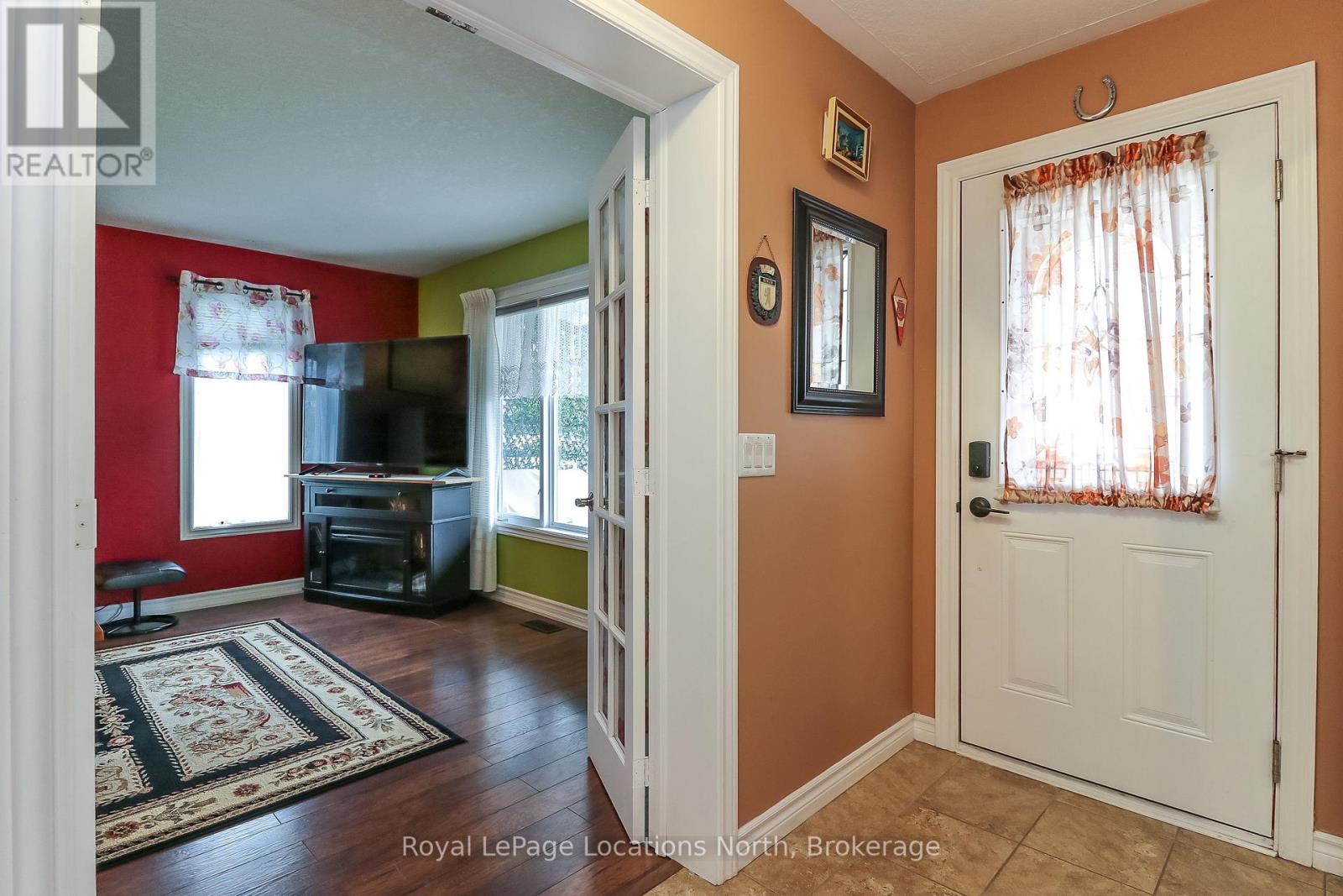 7 Kentucky Avenue, Wasaga Beach, Ontario  L9Z 3A8 - Photo 9 - S12211718