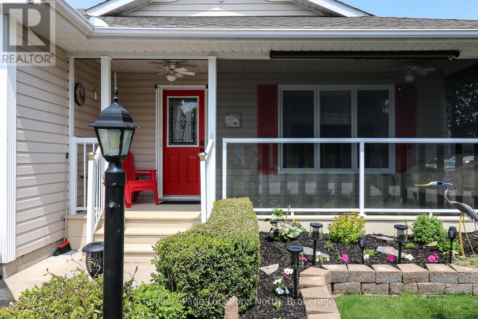 7 Kentucky Avenue, Wasaga Beach, Ontario  L9Z 3A8 - Photo 7 - S12211718