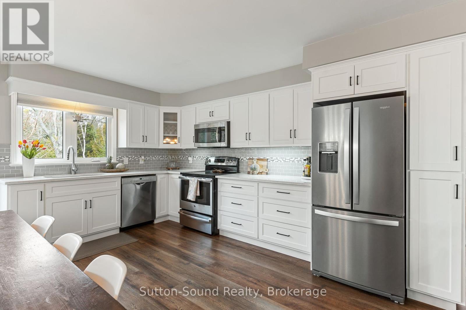 403 Simcoe Avenue, South Bruce Peninsula, Ontario  N0H 2G0 - Photo 9 - X12090985