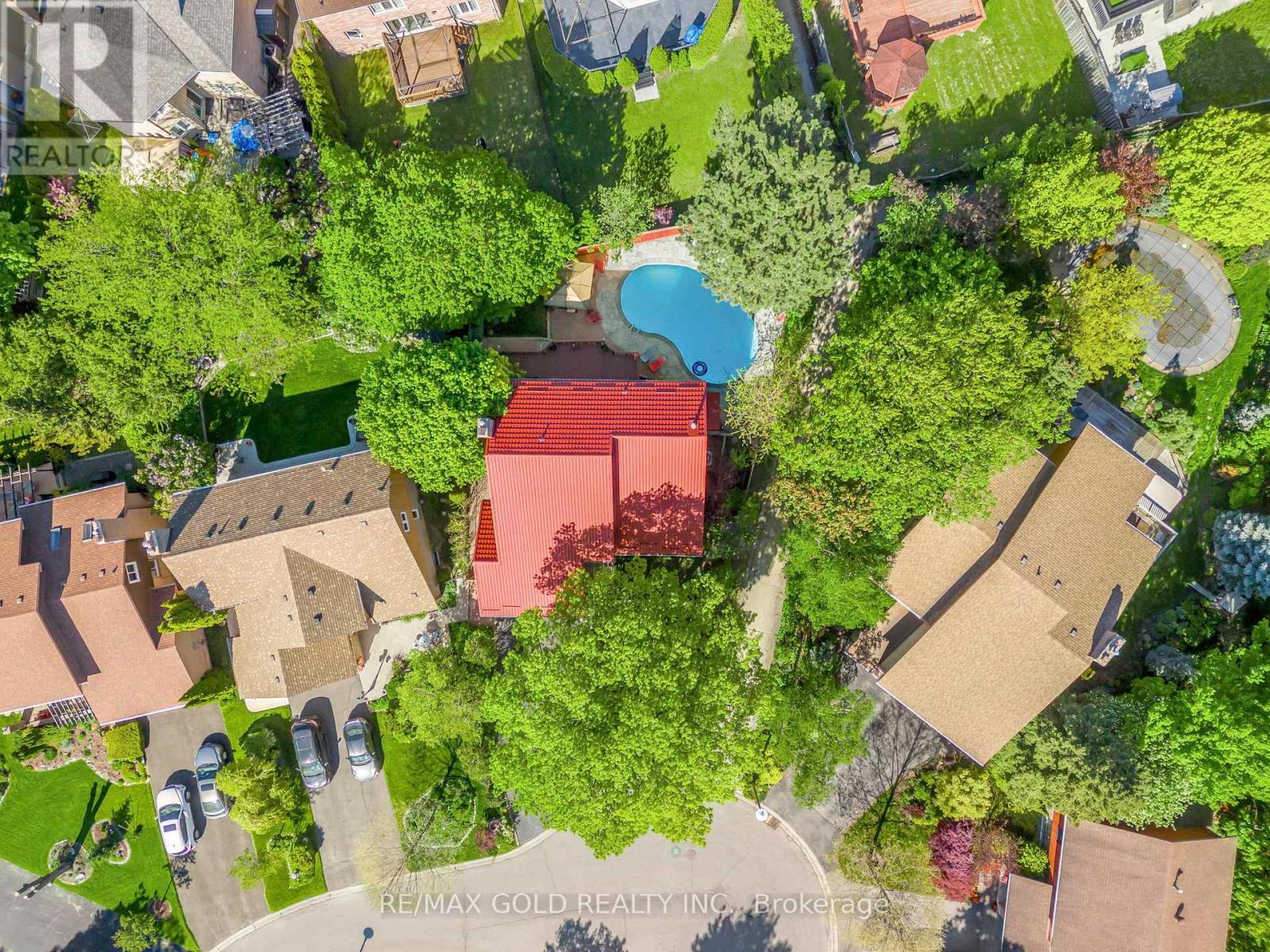 18 TRILLIUM COURT, Brampton, Ontario