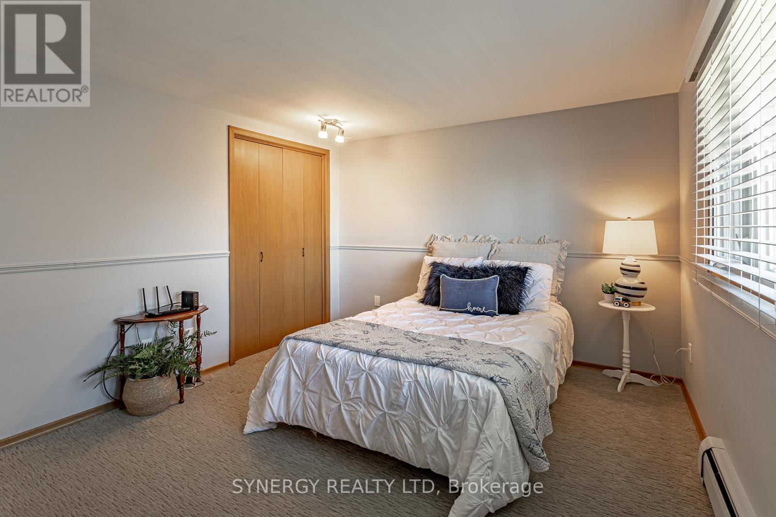 208 Lamore Crescent, Strathroy-Caradoc, Ontario  N7G 2C1 - Photo 24 - X12086518