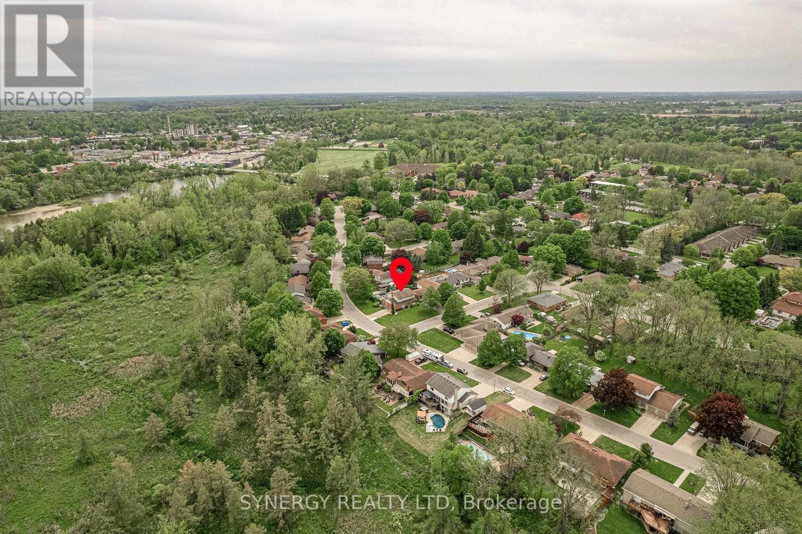 208 Lamore Crescent, Strathroy-Caradoc, Ontario  N7G 2C1 - Photo 6 - X12086518