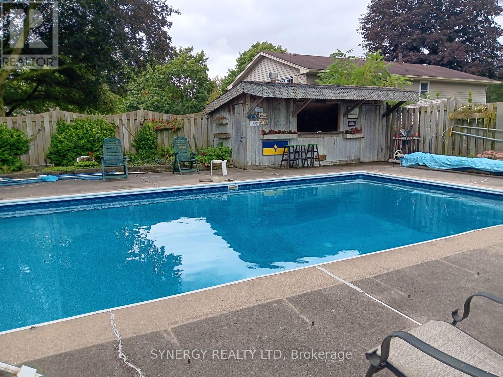 208 Lamore Crescent, Strathroy-Caradoc, Ontario  N7G 2C1 - Photo 32 - X12086518