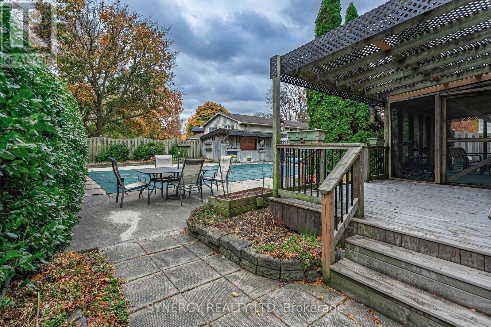 208 Lamore Crescent, Strathroy-Caradoc, Ontario  N7G 2C1 - Photo 7 - X12086518