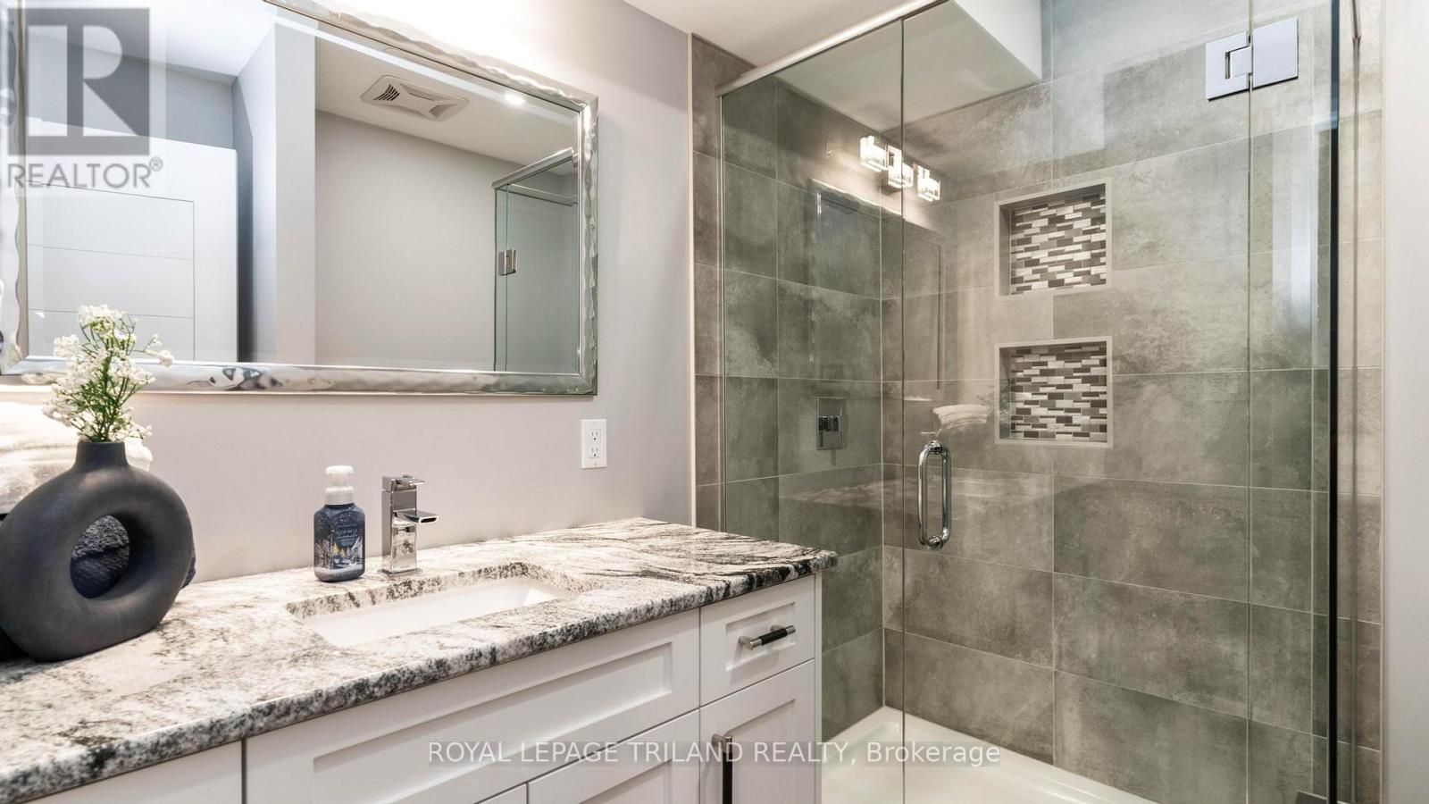 143 Harris Road, Middlesex Centre (Delaware Town), Ontario  N0L 1E0 - Photo 37 - X12210117