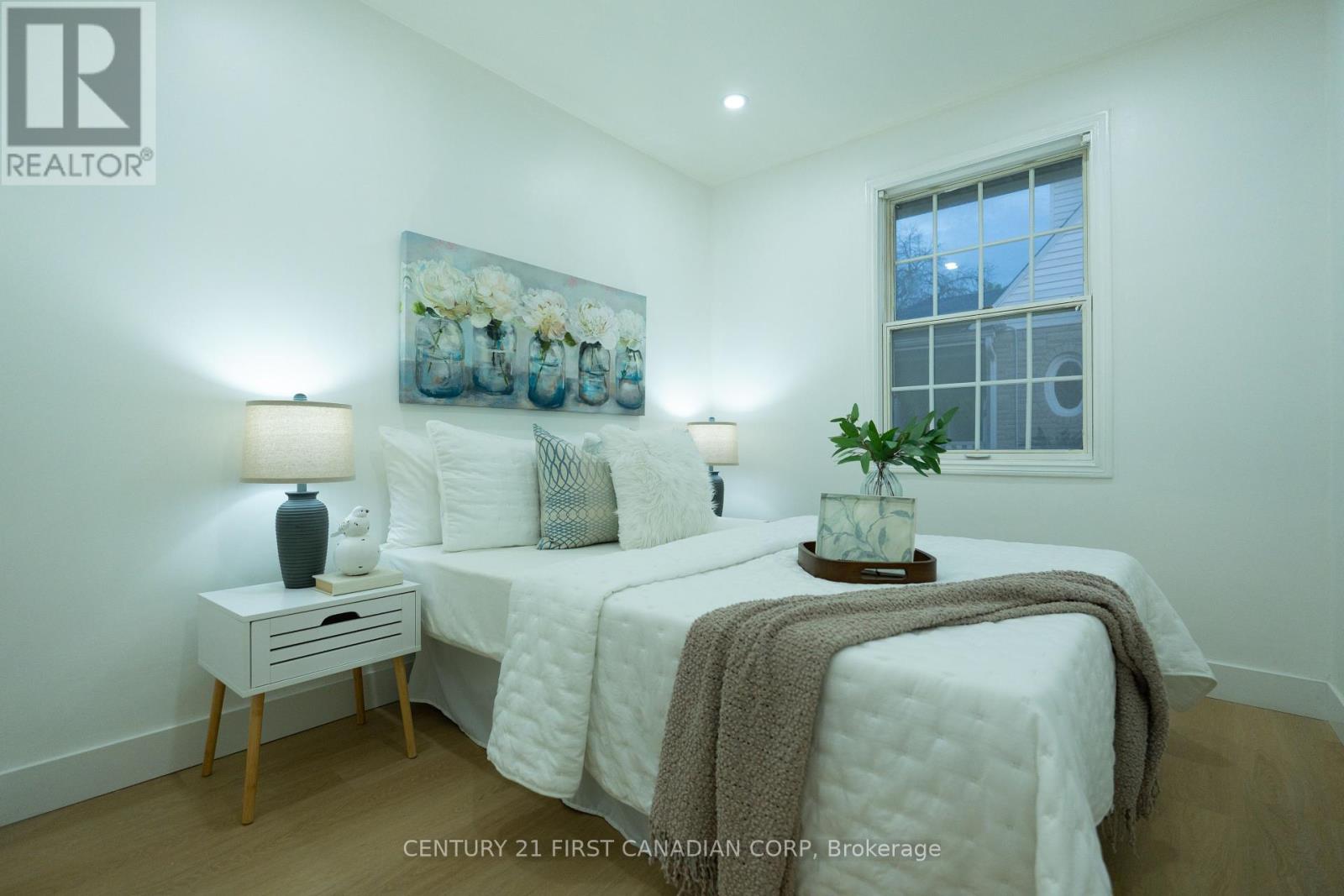 Photo 22 of 40 for 439 Hale Street E