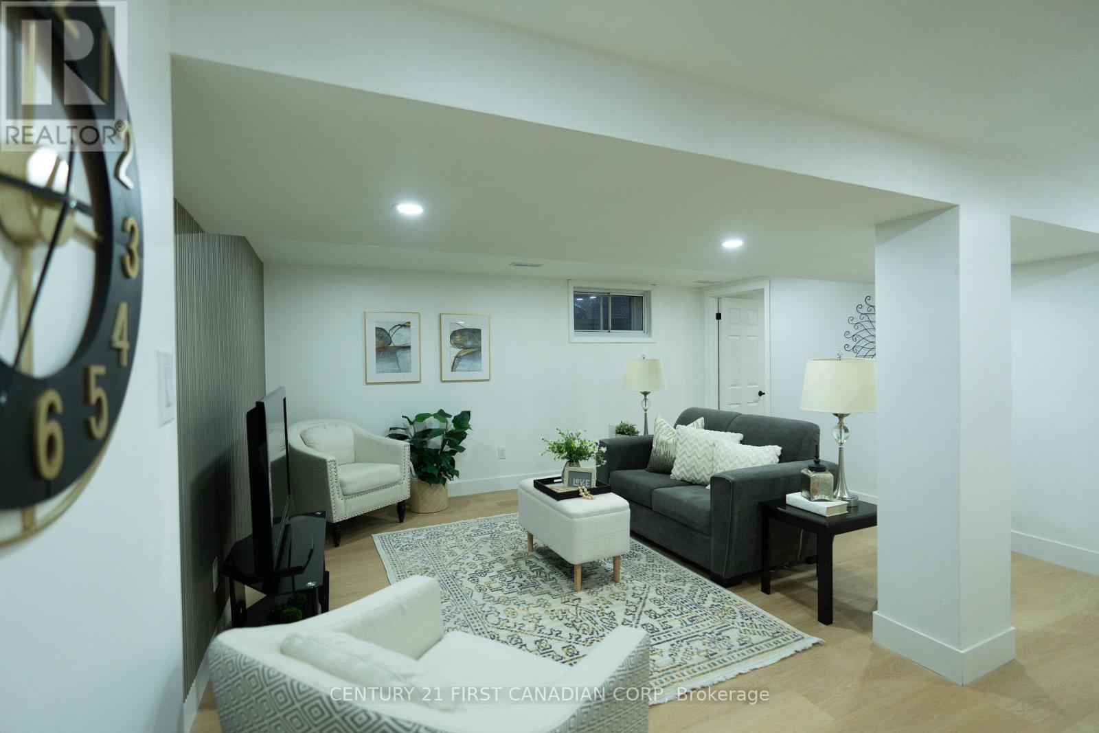 Photo 28 of 40 for 439 Hale Street E