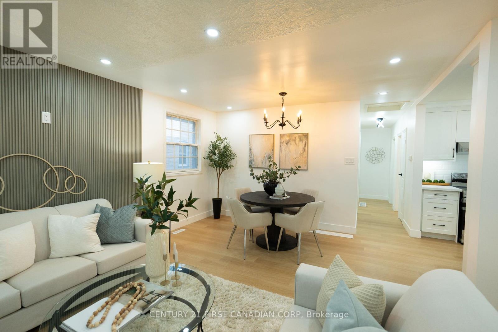 Photo 9 of 40 for 439 Hale Street E