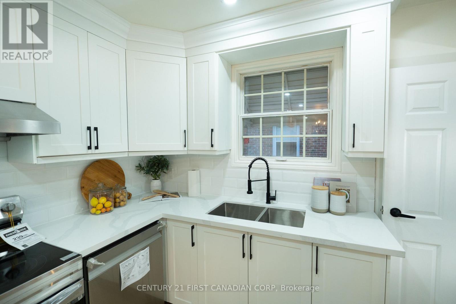 439 Hale Street E, London East (East N), Ontario  N5W 1G5 - Photo 15 - X12212080