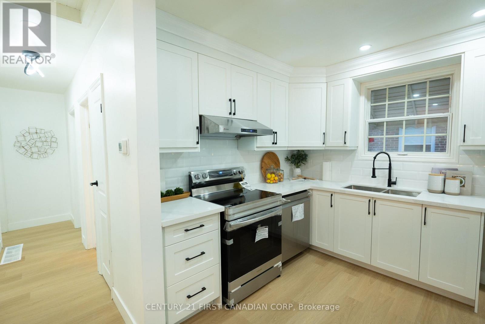 439 Hale Street E, London East (East N), Ontario  N5W 1G5 - Photo 12 - X12212080