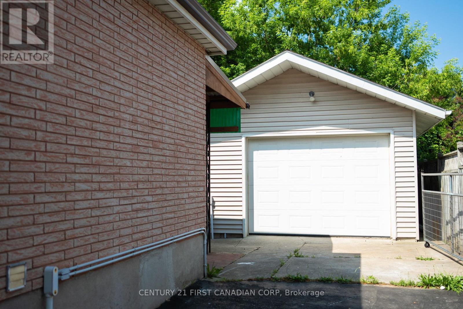 439 Hale Street E, London East (East N), Ontario  N5W 1G5 - Photo 34 - X12212080
