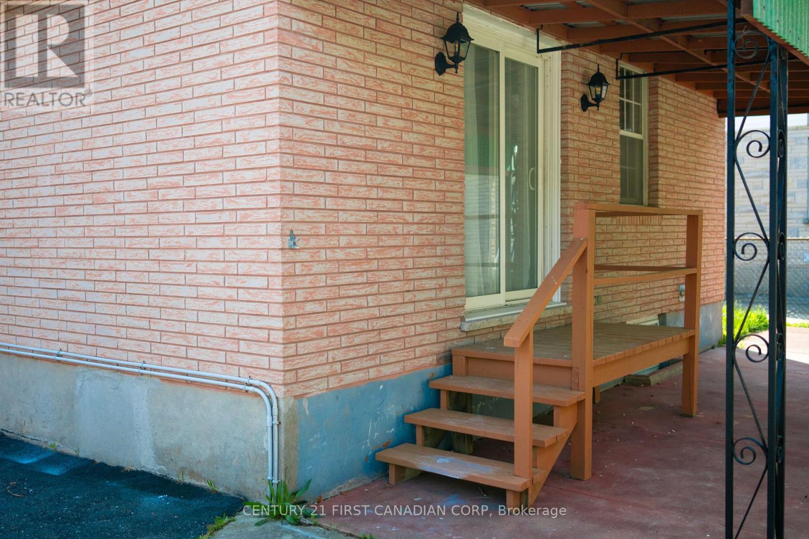 439 Hale Street E, London East (East N), Ontario  N5W 1G5 - Photo 39 - X12212080