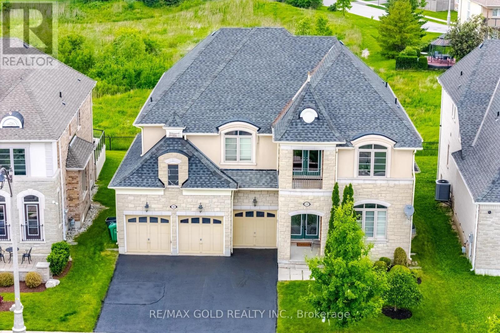 40 VESPAHILLS CRESCENT, Brampton, Ontario