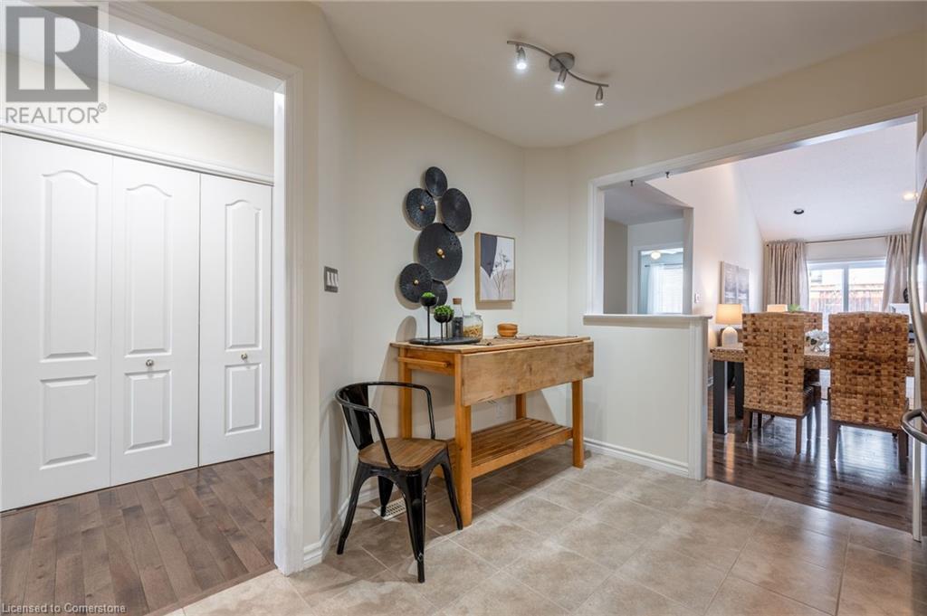 222 Fellowes Crescent Unit# 17, Waterdown, Ontario  L8B 0R1 - Photo 8 - 40702292