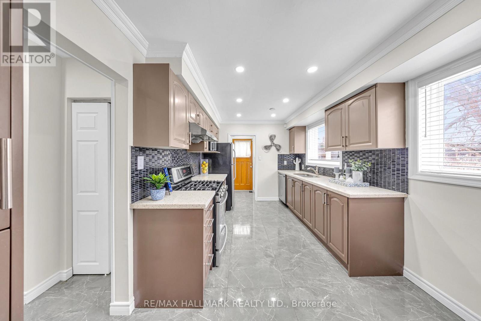 35 Rowallan Drive, Toronto, Ontario  M1E 2Y5 - Photo 10 - E12016662