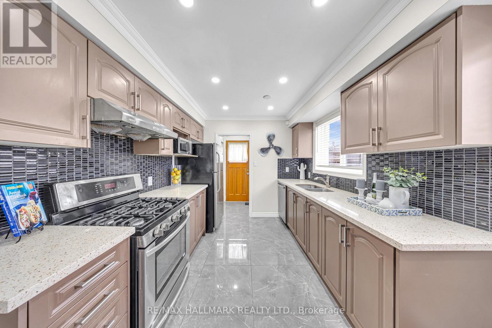35 Rowallan Drive, Toronto, Ontario  M1E 2Y5 - Photo 11 - E12016662