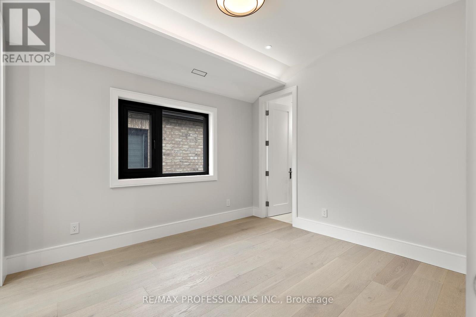 1424 Northmount Avenue, Mississauga, Ontario  L5E 1Y6 - Photo 23 - W12190658