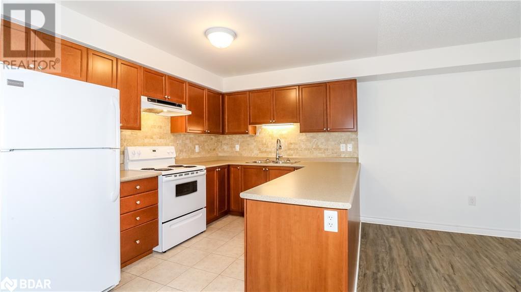 43 Coulter Street Unit# 19, Barrie, Ontario  L4N 6L9 - Photo 2 - 40740017