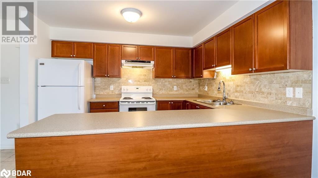 43 Coulter Street Unit# 19, Barrie, Ontario  L4N 6L9 - Photo 4 - 40740017