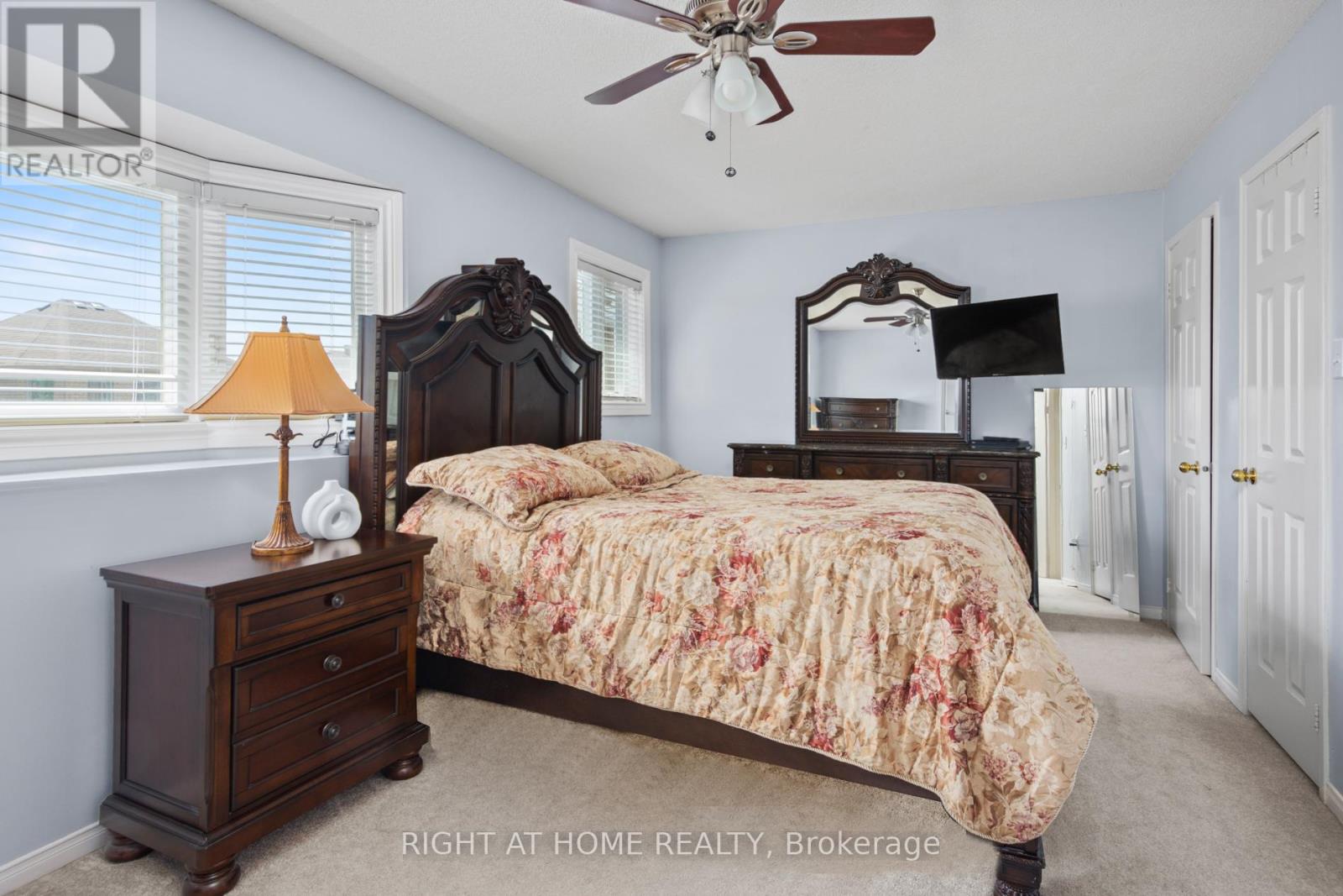 3960 Honey Locust Trail, Mississauga, Ontario  L5N 7A5 - Photo 19 - W12199751