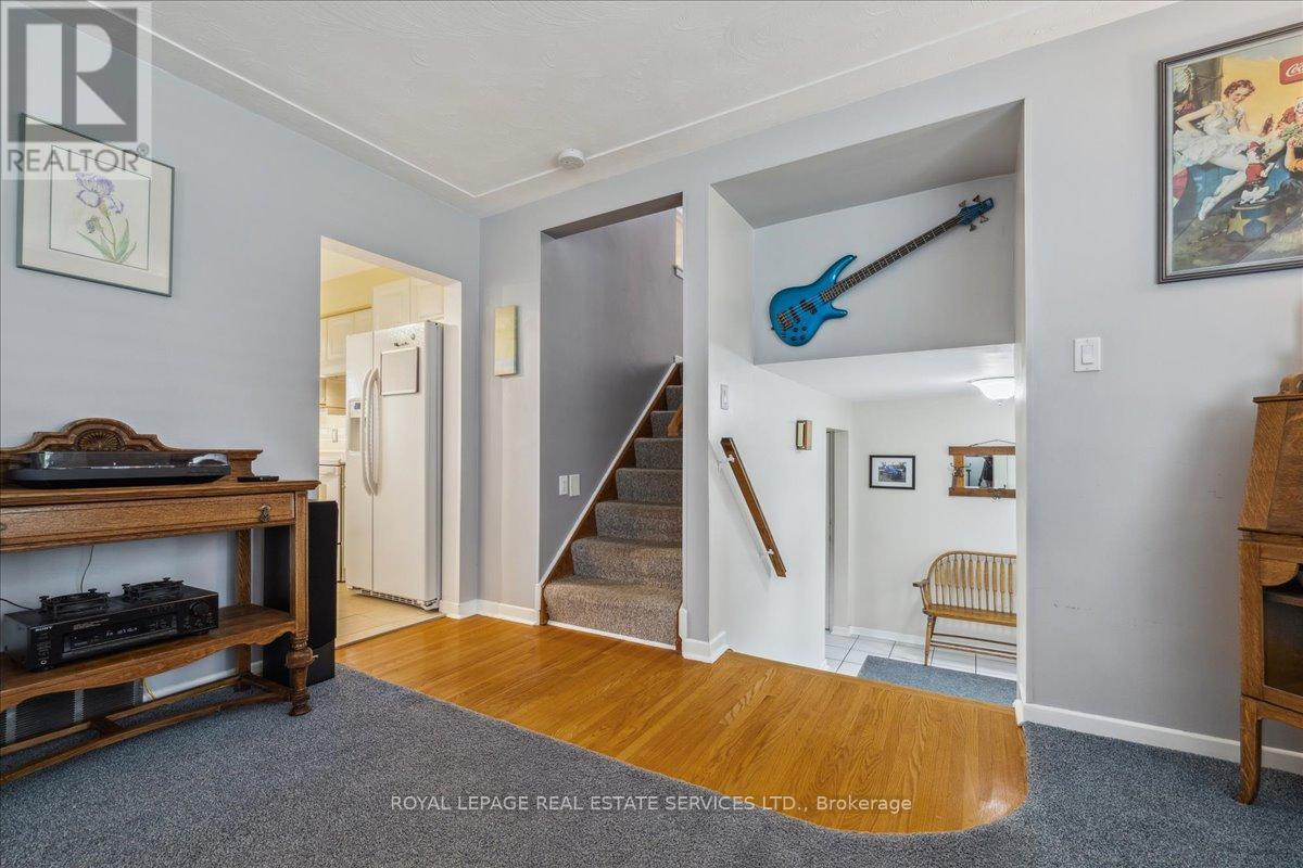 355 Hampton Heath Road, Burlington, Ontario  L7L 4R1 - Photo 4 - W12201872