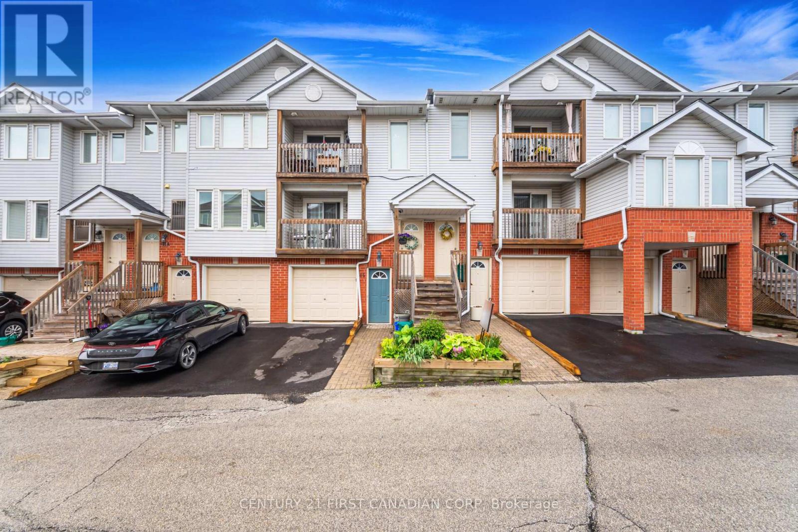 15a Wylie Circle, Halton Hills (Georgetown), Ontario  L7G 5M1 - Photo 3 - W12212440