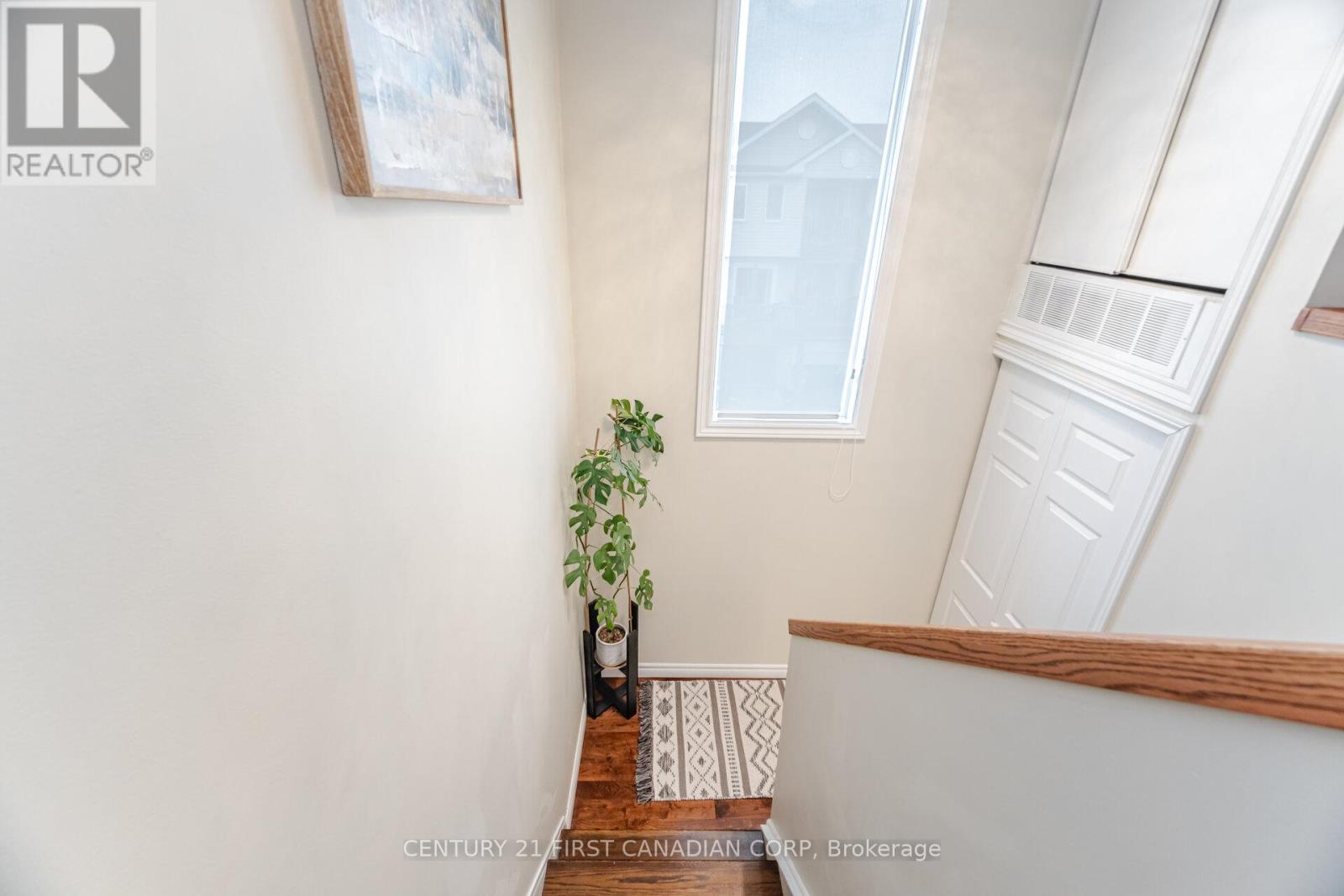 15a Wylie Circle, Halton Hills (Georgetown), Ontario  L7G 5M1 - Photo 7 - W12212440