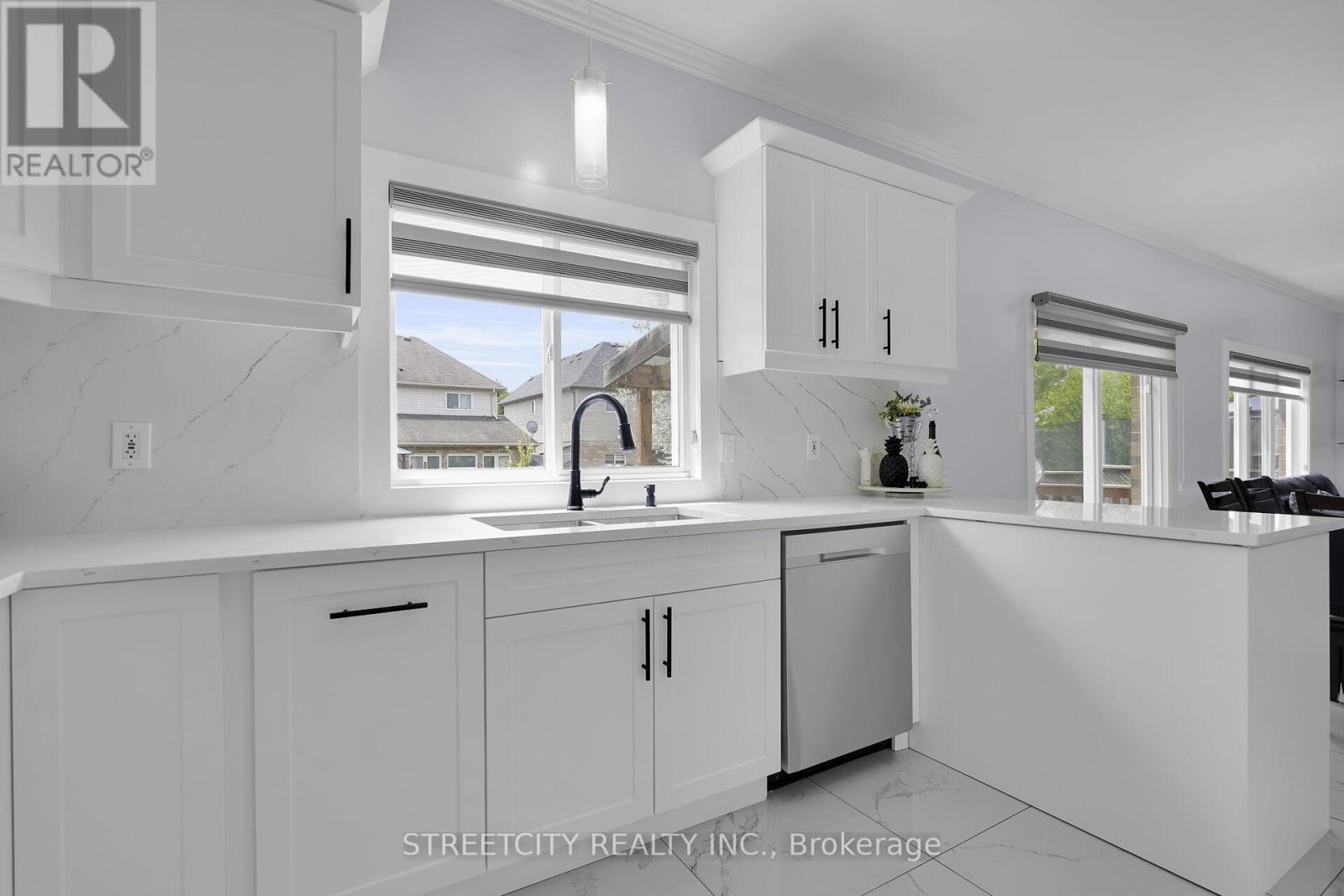 Photo 12 of 50 for 463 South Leaksdale Cir Circle
