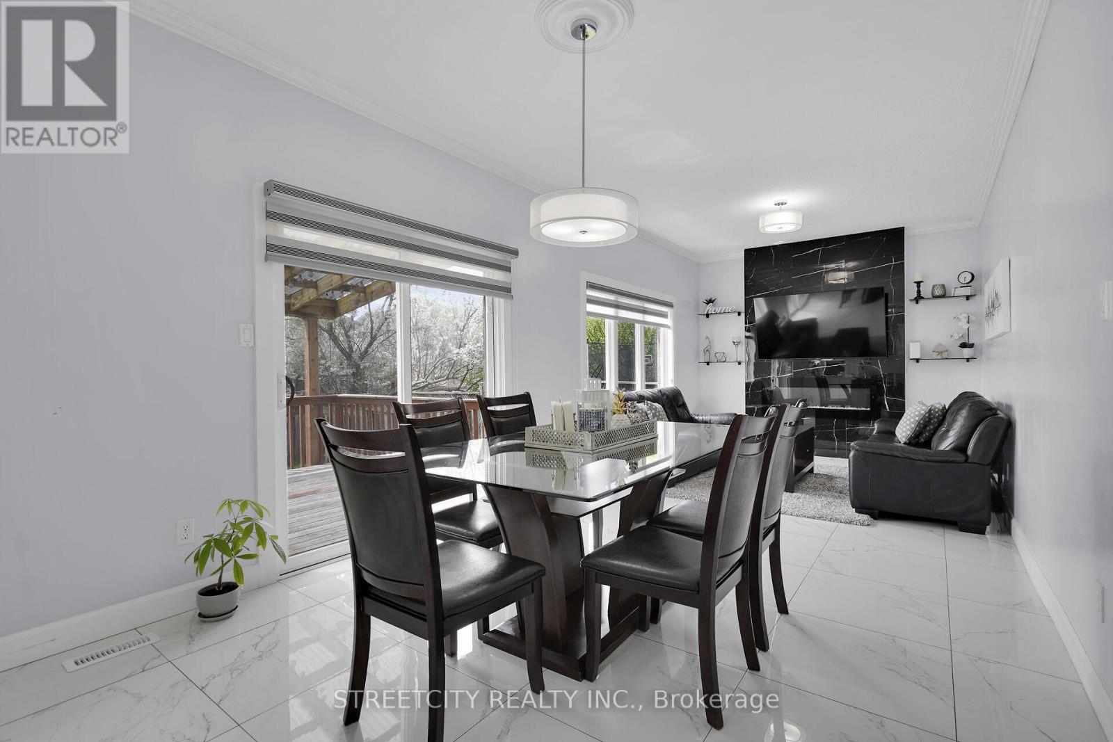 Photo 15 of 50 for 463 South Leaksdale Cir Circle