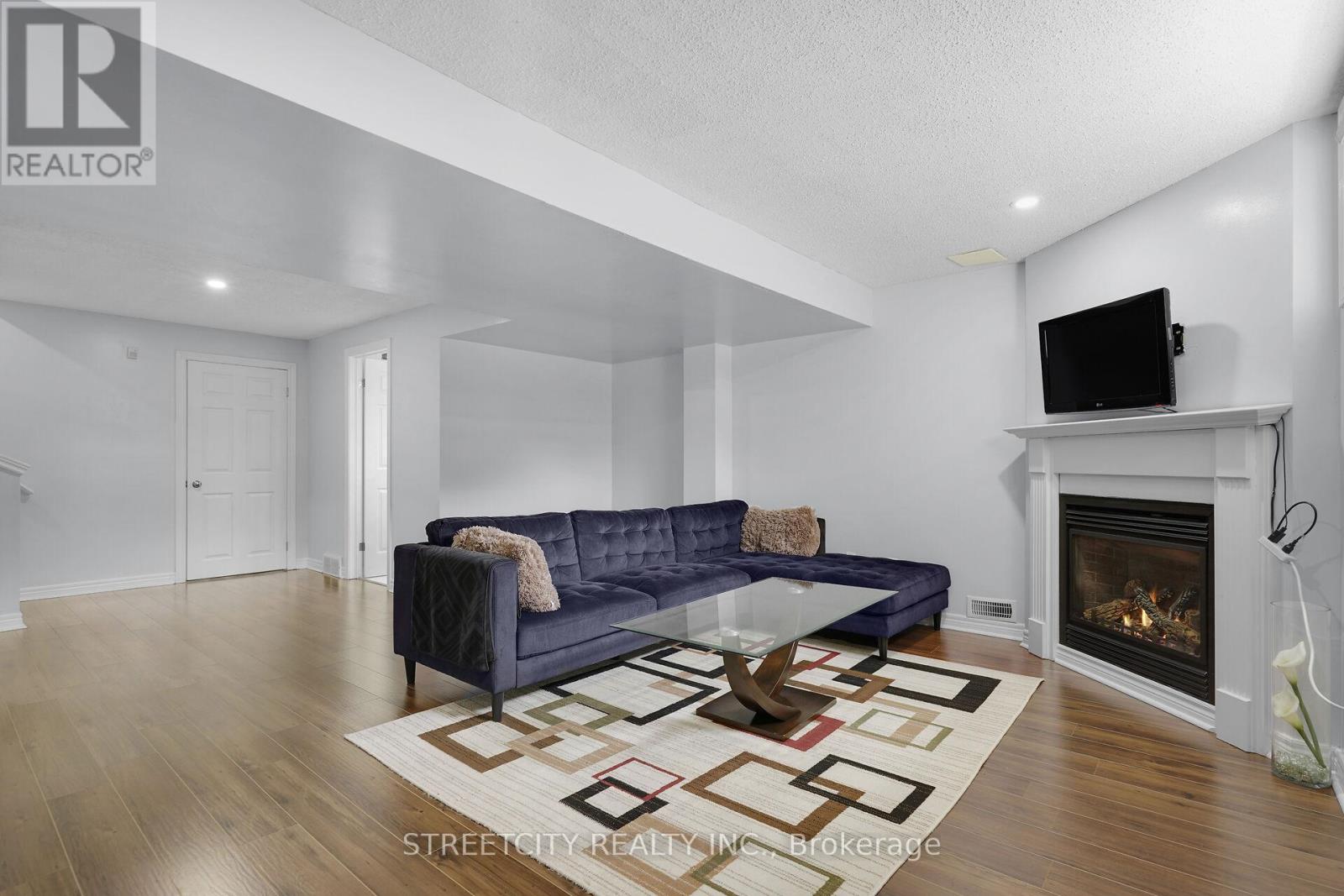 Photo 39 of 50 for 463 South Leaksdale Cir Circle