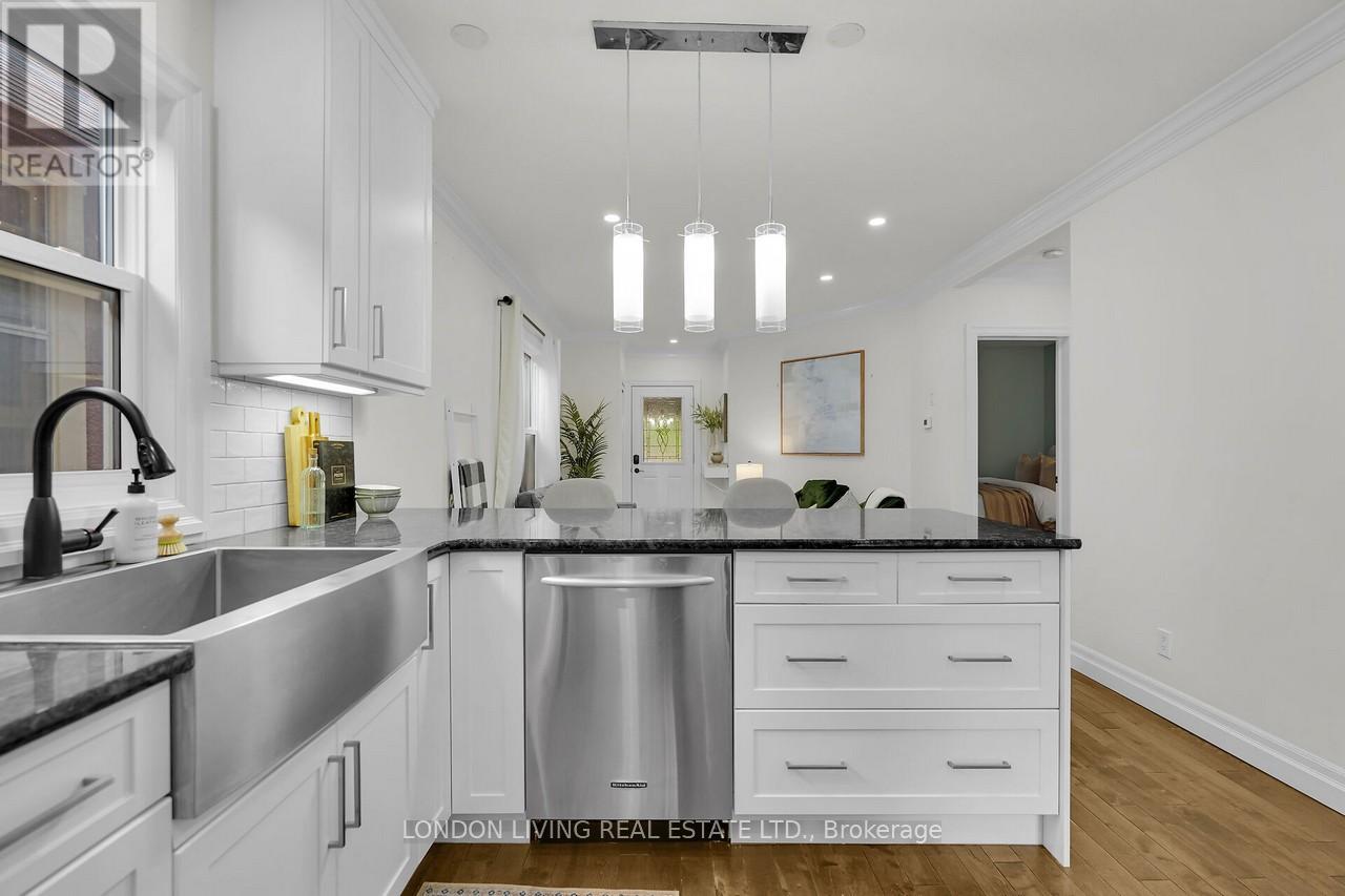 17 Langarth Street E, London South (South F), Ontario  N6C 1Y9 - Photo 15 - X12212390