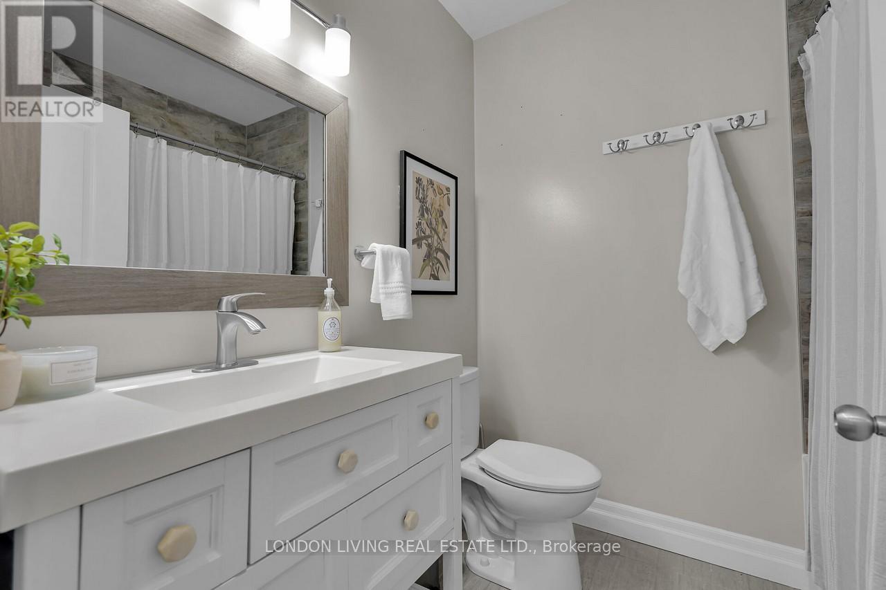 17 Langarth Street E, London South (South F), Ontario  N6C 1Y9 - Photo 25 - X12212390