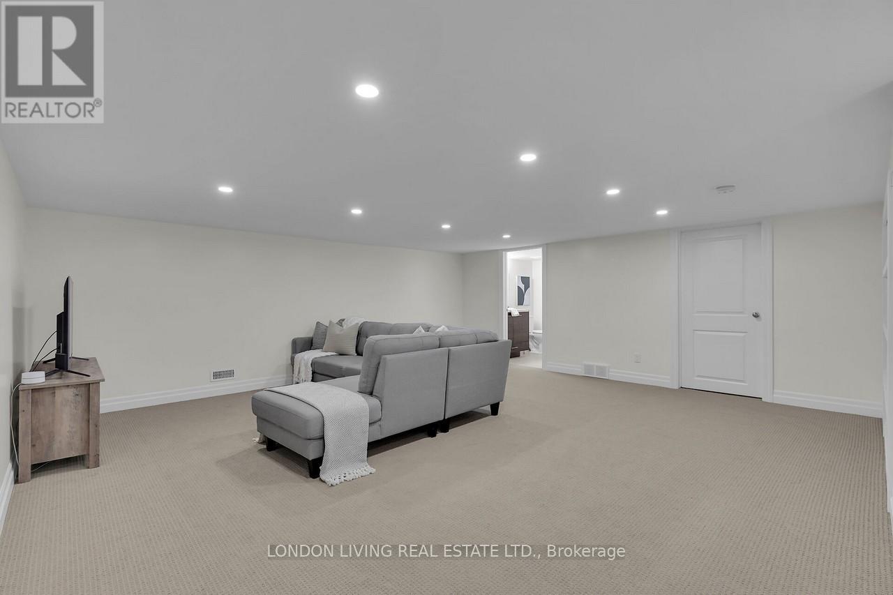 17 Langarth Street E, London South (South F), Ontario  N6C 1Y9 - Photo 26 - X12212390