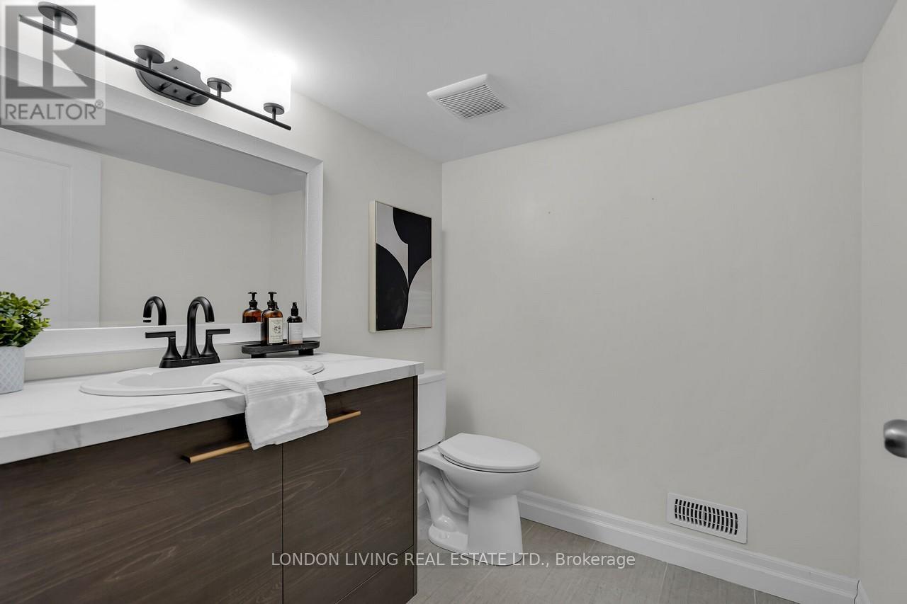 17 Langarth Street E, London South (South F), Ontario  N6C 1Y9 - Photo 30 - X12212390