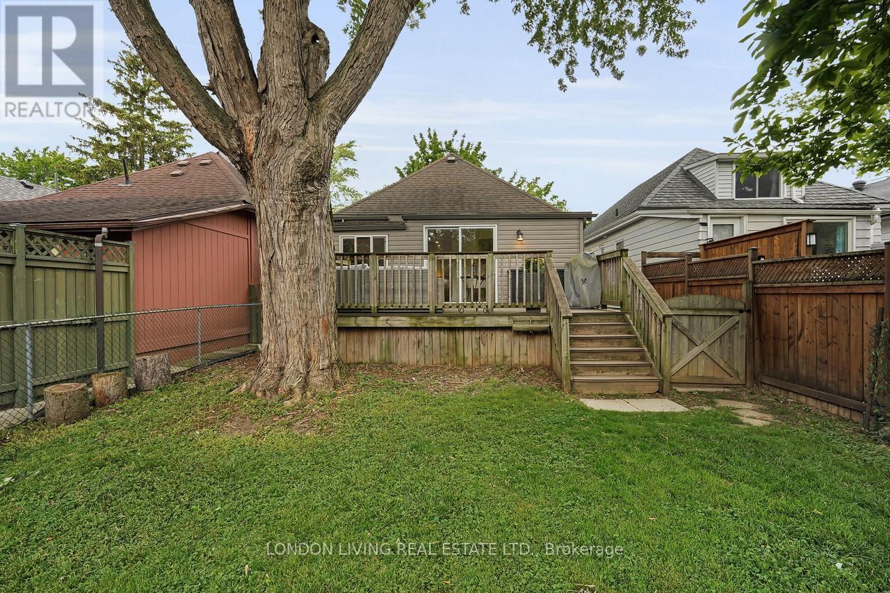 17 Langarth Street E, London South (South F), Ontario  N6C 1Y9 - Photo 43 - X12212390
