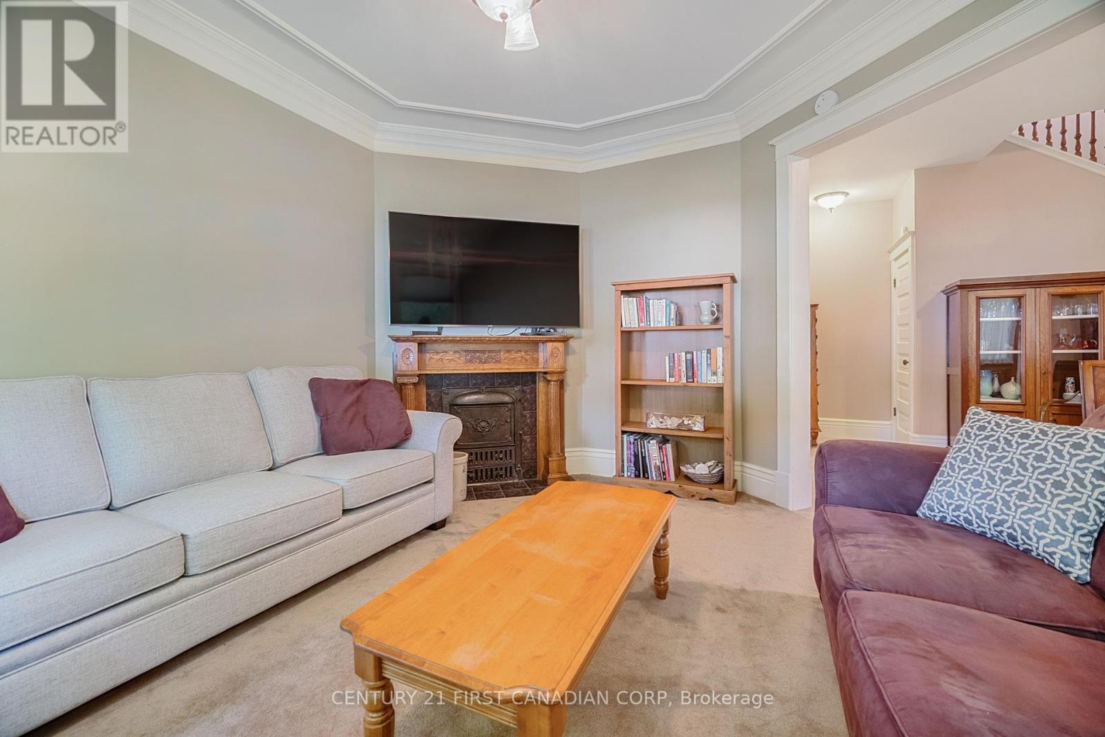 Photo 7 of 28 for 171 Mount Pleasant Avenue