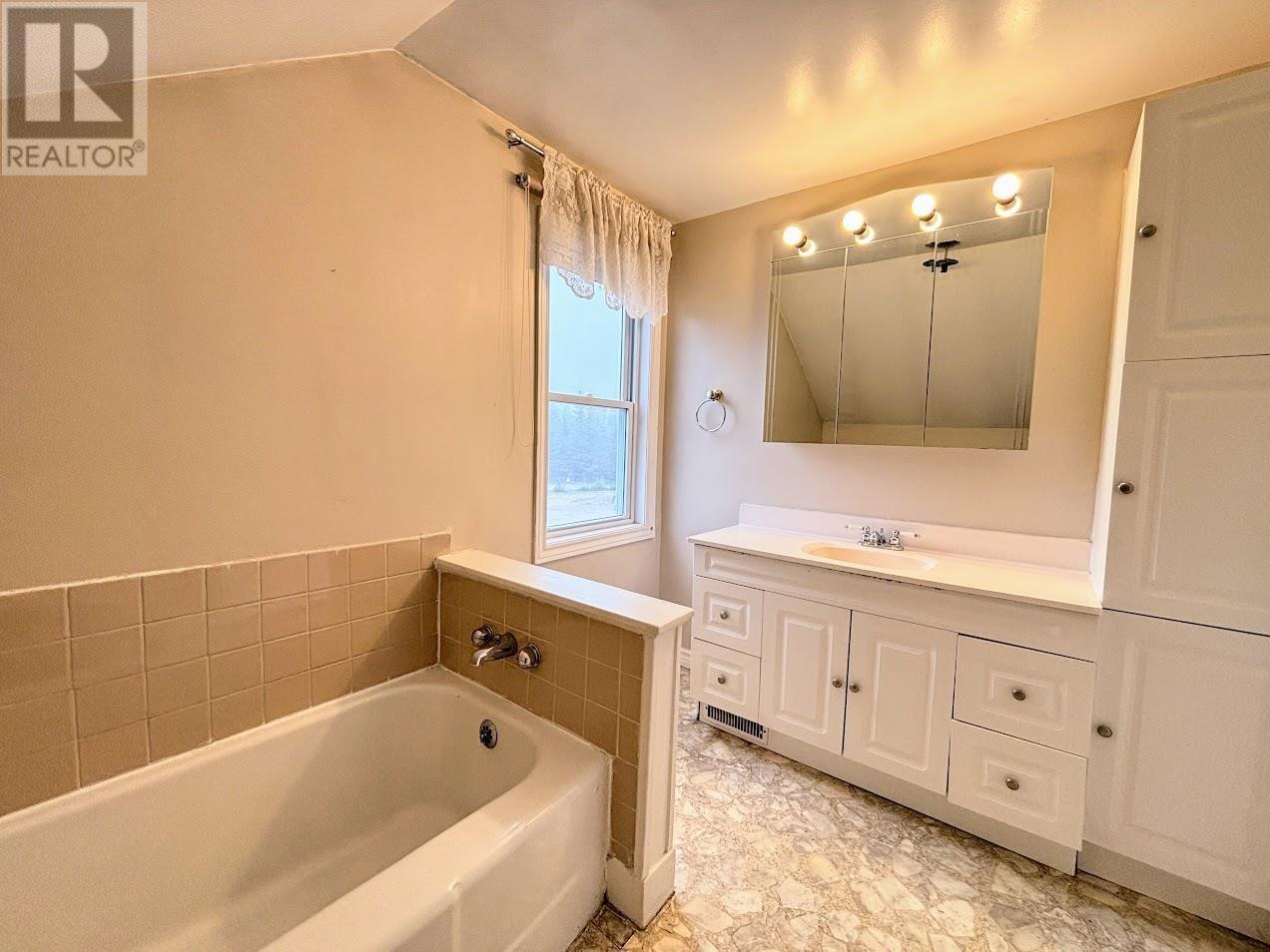 2 Brown St, Marathon, Ontario  P0T 2E0 - Photo 27 - TB251626