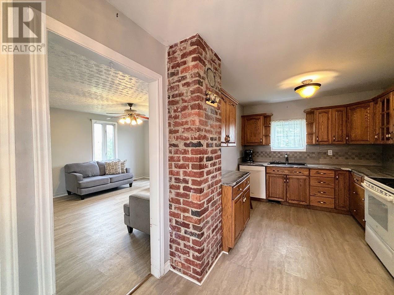 2 Brown St, Marathon, Ontario  P0T 2E0 - Photo 6 - TB251626