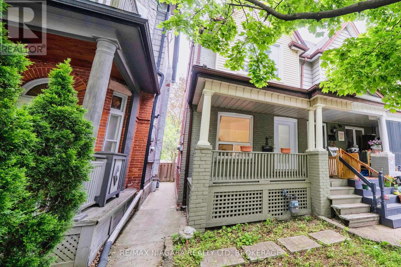 341 Clinton Street, Toronto (Palmerston-Little Italy), Ontario  M6G 2Y7 - Photo 1 - C12212345