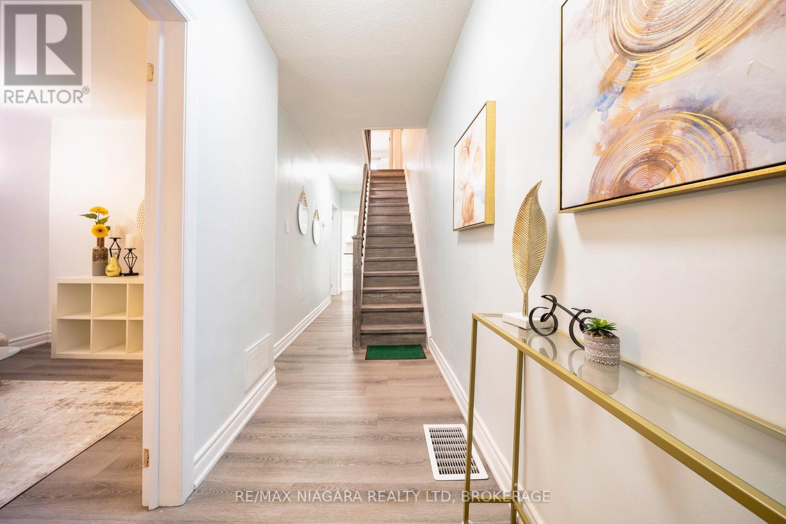 341 Clinton Street, Toronto (Palmerston-Little Italy), Ontario  M6G 2Y7 - Photo 6 - C12212345