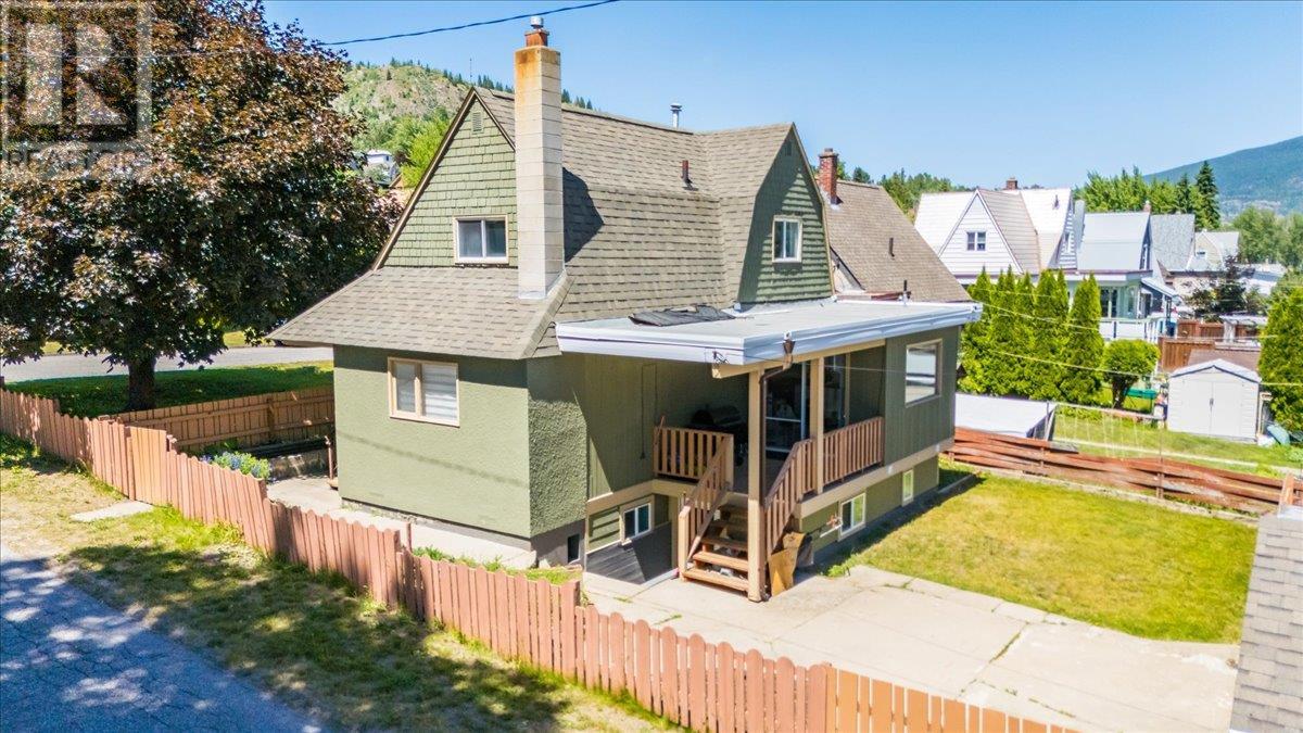798 Kipling Street, Warfield, British Columbia
