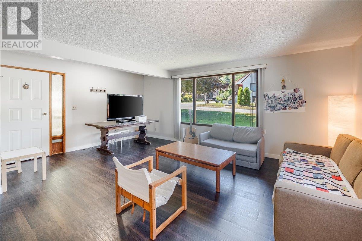 798 Kipling Street, Warfield, British Columbia  V1R 2A4 - Photo 10 - 10351473