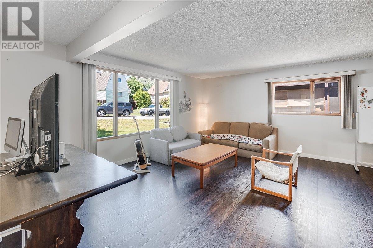 798 Kipling Street, Warfield, British Columbia  V1R 2A4 - Photo 12 - 10351473