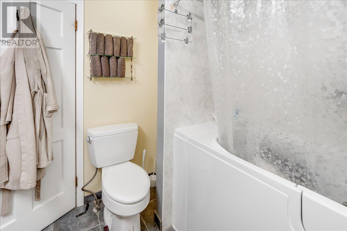 798 Kipling Street, Warfield, British Columbia  V1R 2A4 - Photo 24 - 10351473