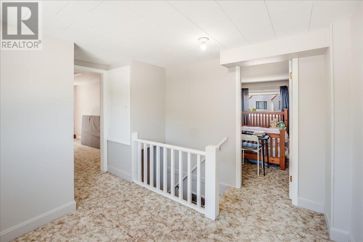 798 Kipling Street, Warfield, British Columbia  V1R 2A4 - Photo 28 - 10351473