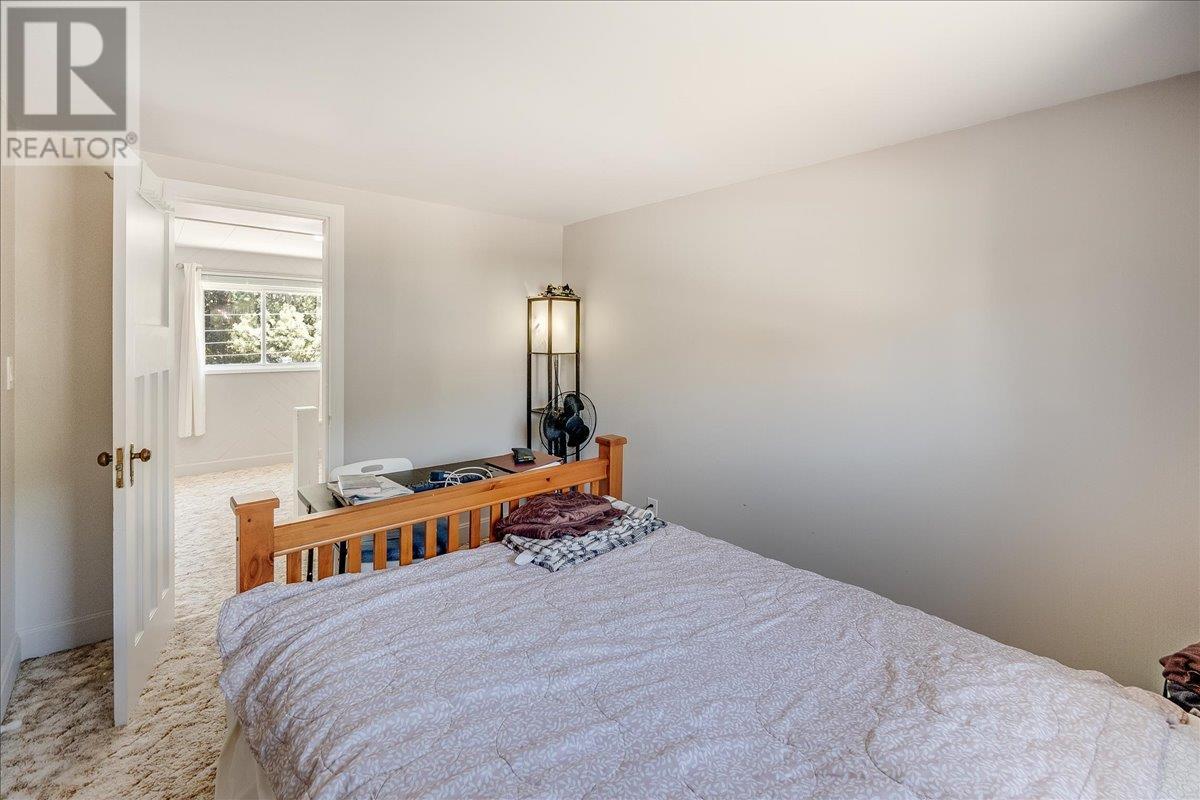 798 Kipling Street, Warfield, British Columbia  V1R 2A4 - Photo 30 - 10351473