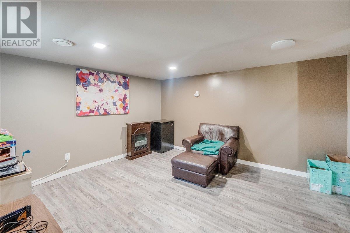 798 Kipling Street, Warfield, British Columbia  V1R 2A4 - Photo 34 - 10351473