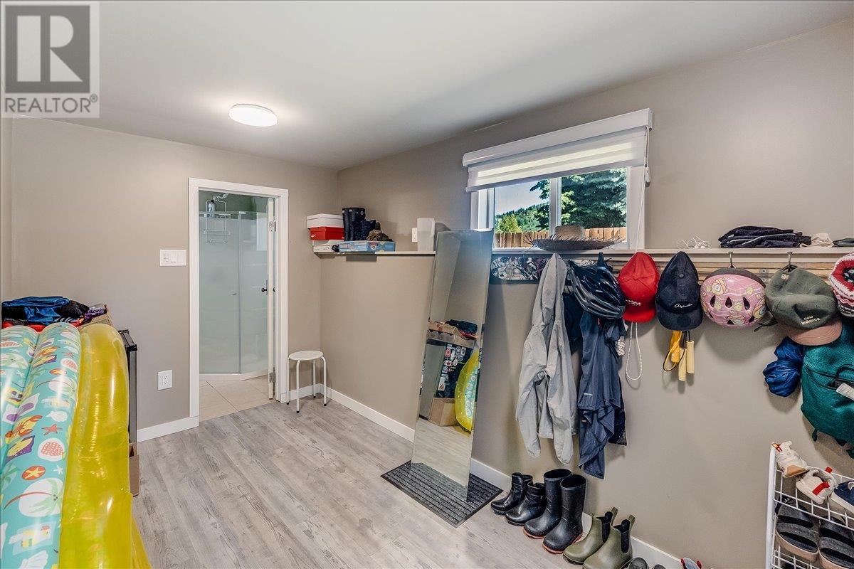 798 Kipling Street, Warfield, British Columbia  V1R 2A4 - Photo 37 - 10351473