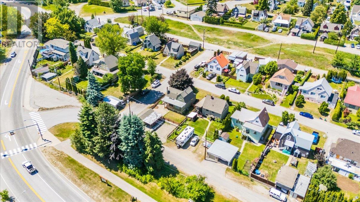798 Kipling Street, Warfield, British Columbia  V1R 2A4 - Photo 46 - 10351473